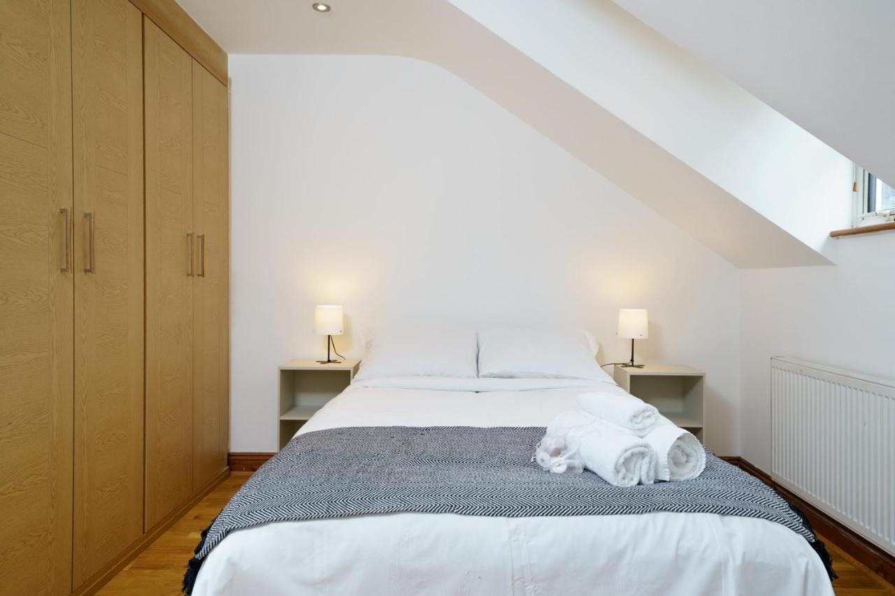 Flat In * Londra